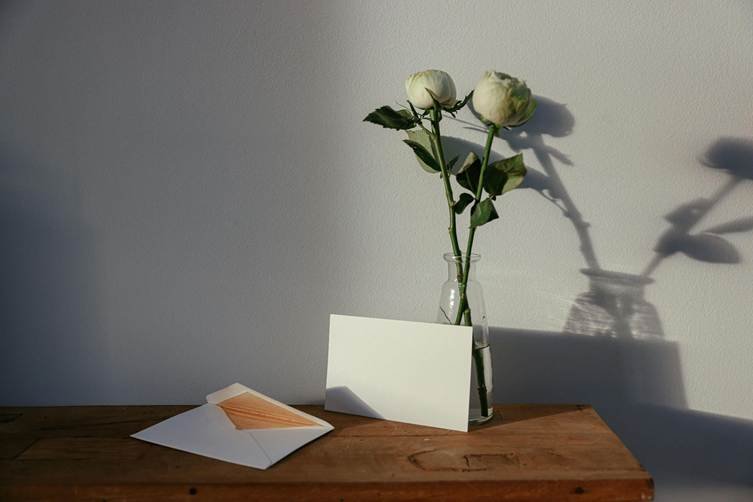 5 Thoughtful Ways to Express Condolences When You Can’t Be There
