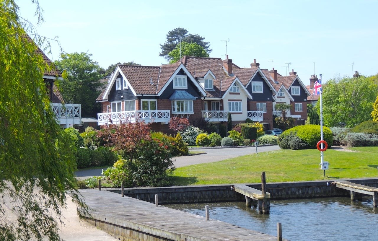 Handling The British Heat: A Guide For Homeowners In The Summer
